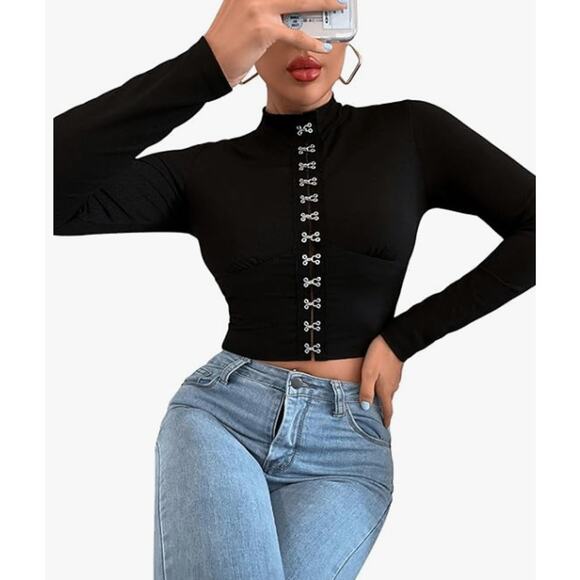 Unbranded Tops - Women's Black Long Sleeve Mock Neck Hook and Eye Closure Crop Top NWOT Size M